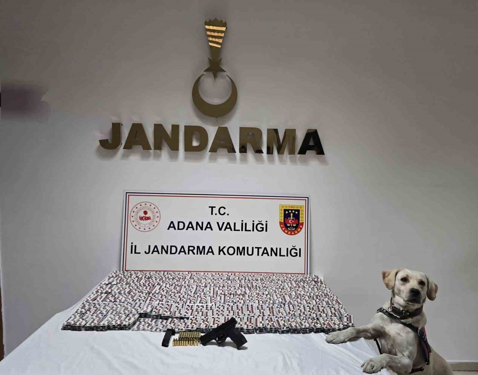 Adana’da 8 bin 523 adet uyuşturucu hap ele geçirildi