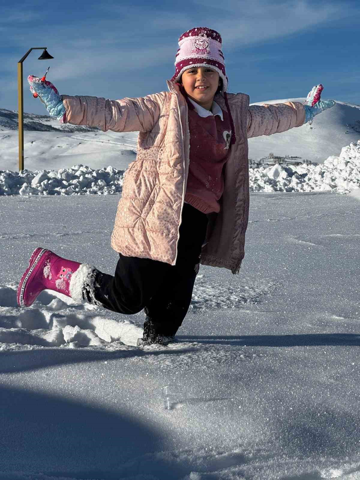 Perşembe Yaylası&rsquo;nda kar g&uuml;zelliği
