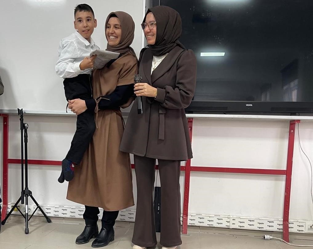 Hisarcık&rsquo;ta &ouml;zel &ouml;ğrenciler D&uuml;nya Engelliler G&uuml;n&uuml;n&uuml; kutladı
