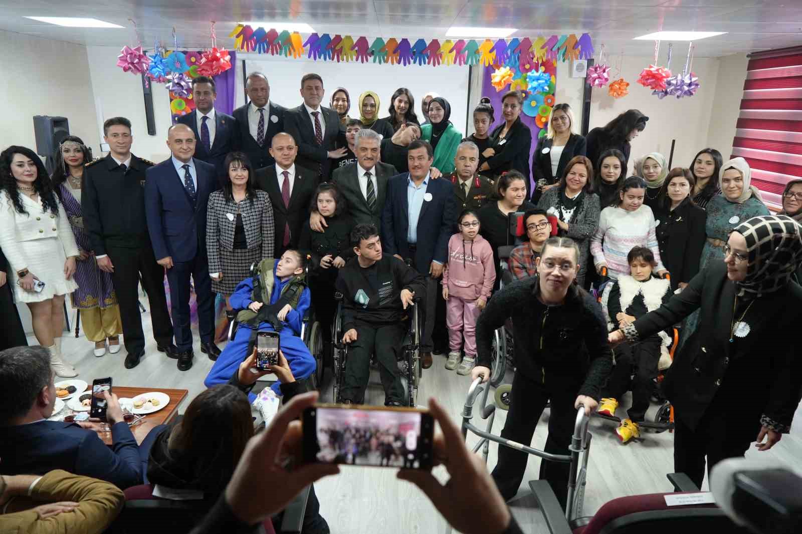 Kırıkkale&rsquo;de engelli bireyler performanslarıyla g&ouml;z doldurdu
