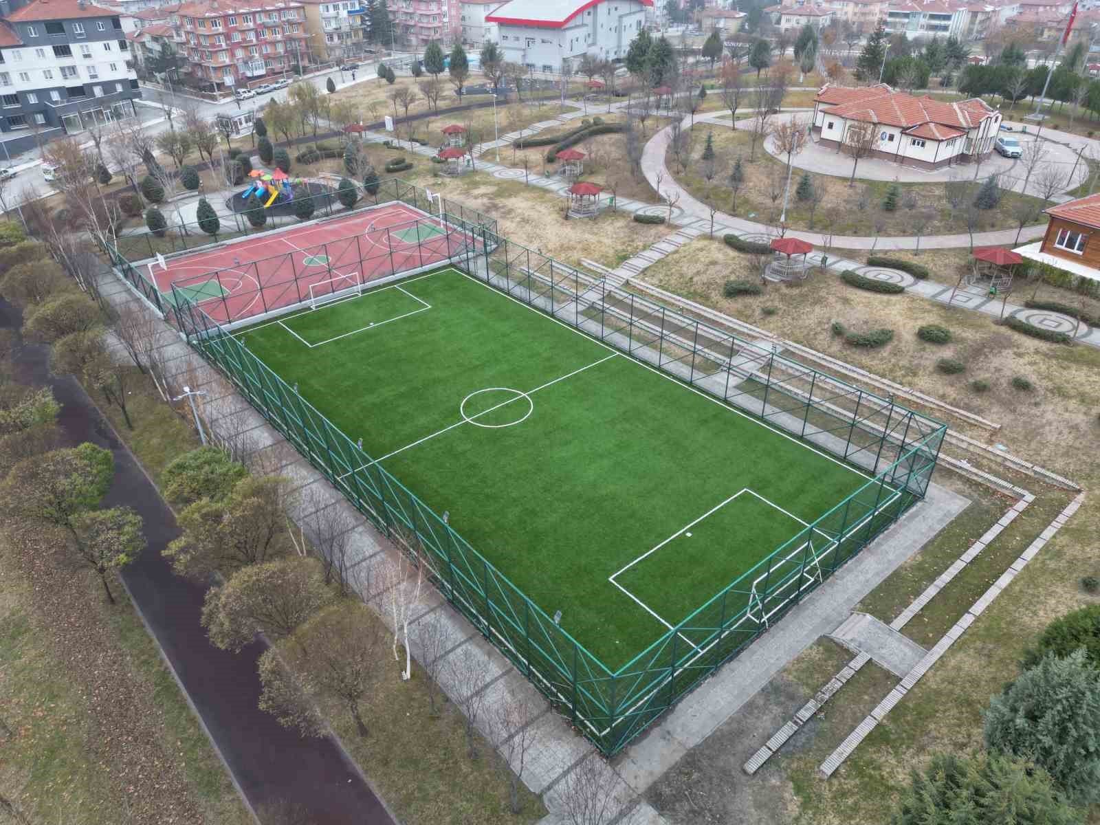 Çorum’daki semt sahalarında tadilat çalışması tamamlandı