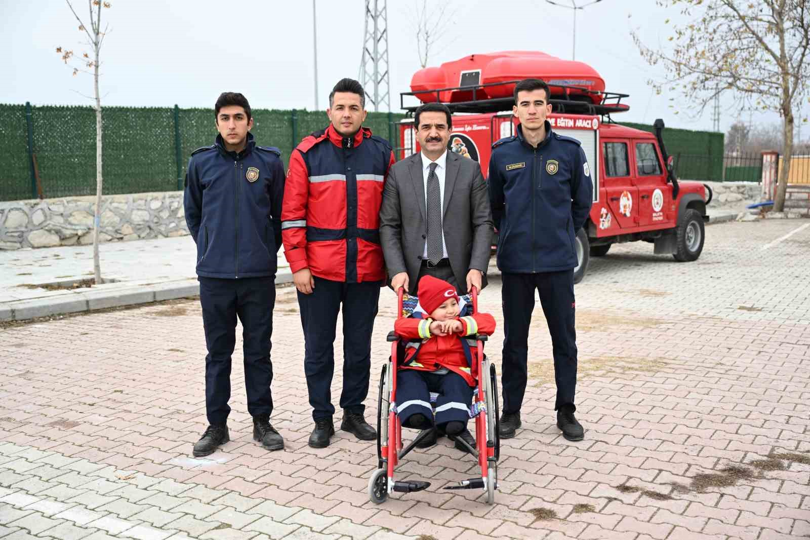 Taşkın, &ccedil;ocukların hayallerini ger&ccedil;ekleştirdi
