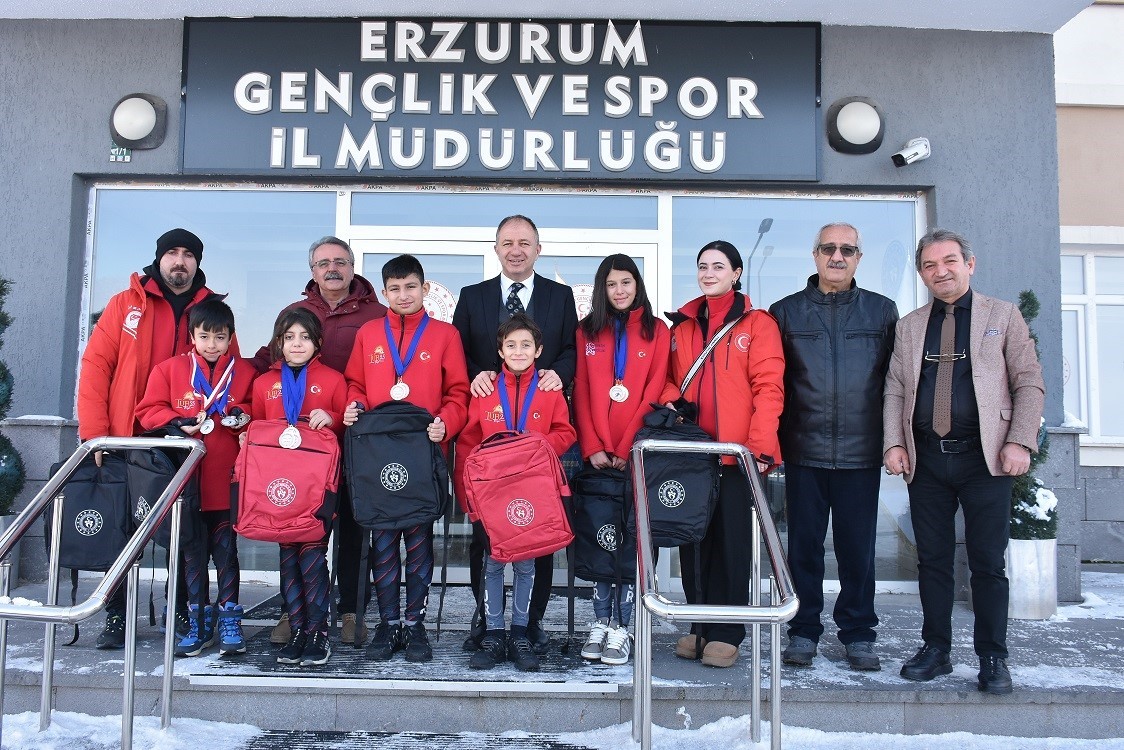 &Ccedil;akmur short track&ccedil;ıları &ouml;d&uuml;llendirdi
