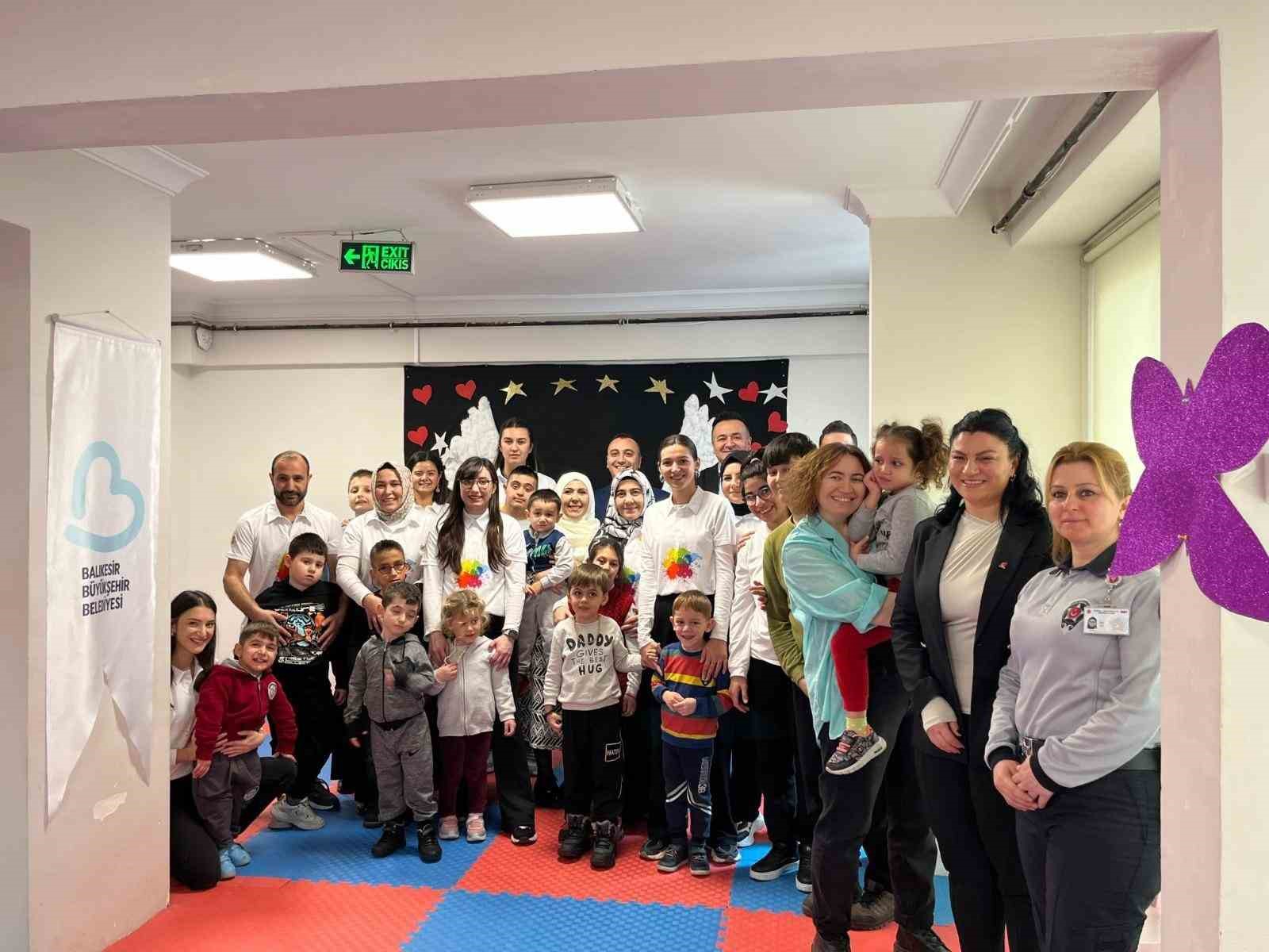 Bandırma Engelsiz Yaşam Merkezi&rsquo;nde anlamlı buluşma;  &ldquo;Aramızda engel yok&rdquo;
