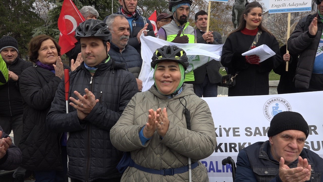 Kırklareli’nde 3 Aralık Dünya Engelliler Gününde farkındalık için pedala bastılar