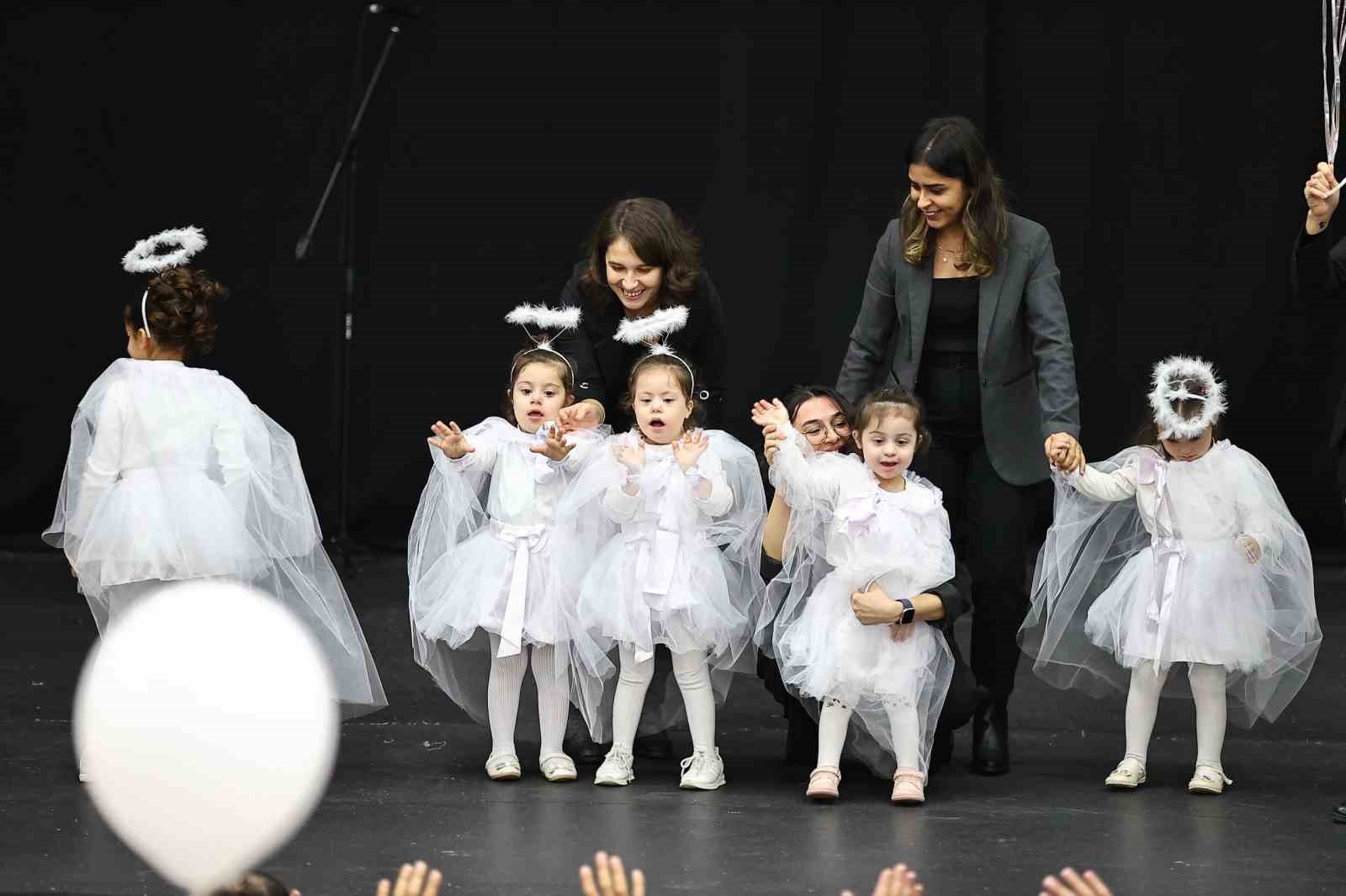 Balonlar &lsquo;Engelsiz bir d&uuml;nya&rsquo; i&ccedil;in g&ouml;ky&uuml;z&uuml;ne bırakıldı
