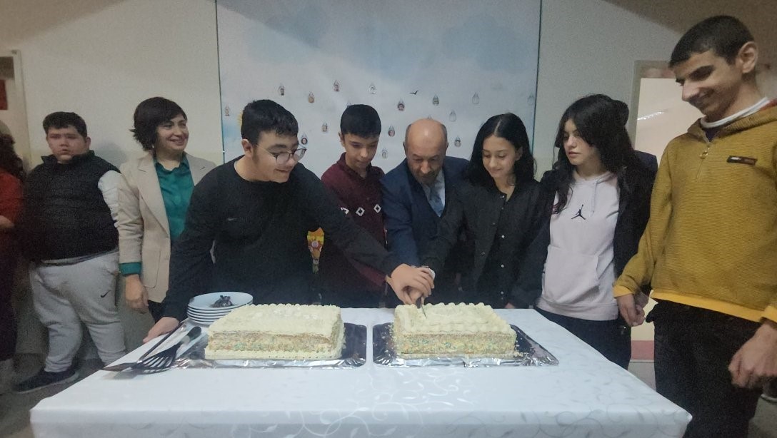 Bahattin Çini Özel Eğitim Meslek Okulu’nda "Dünya Engelliler Günü" için pastalı etkinlik