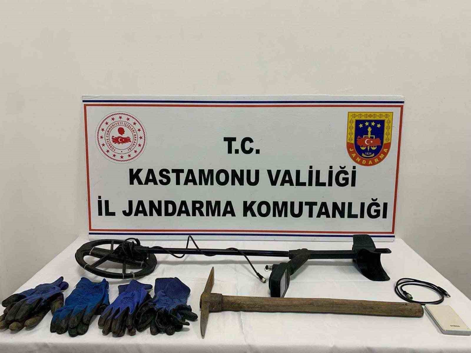 Kastamonu’da define avcıları suçüstü yakalandı