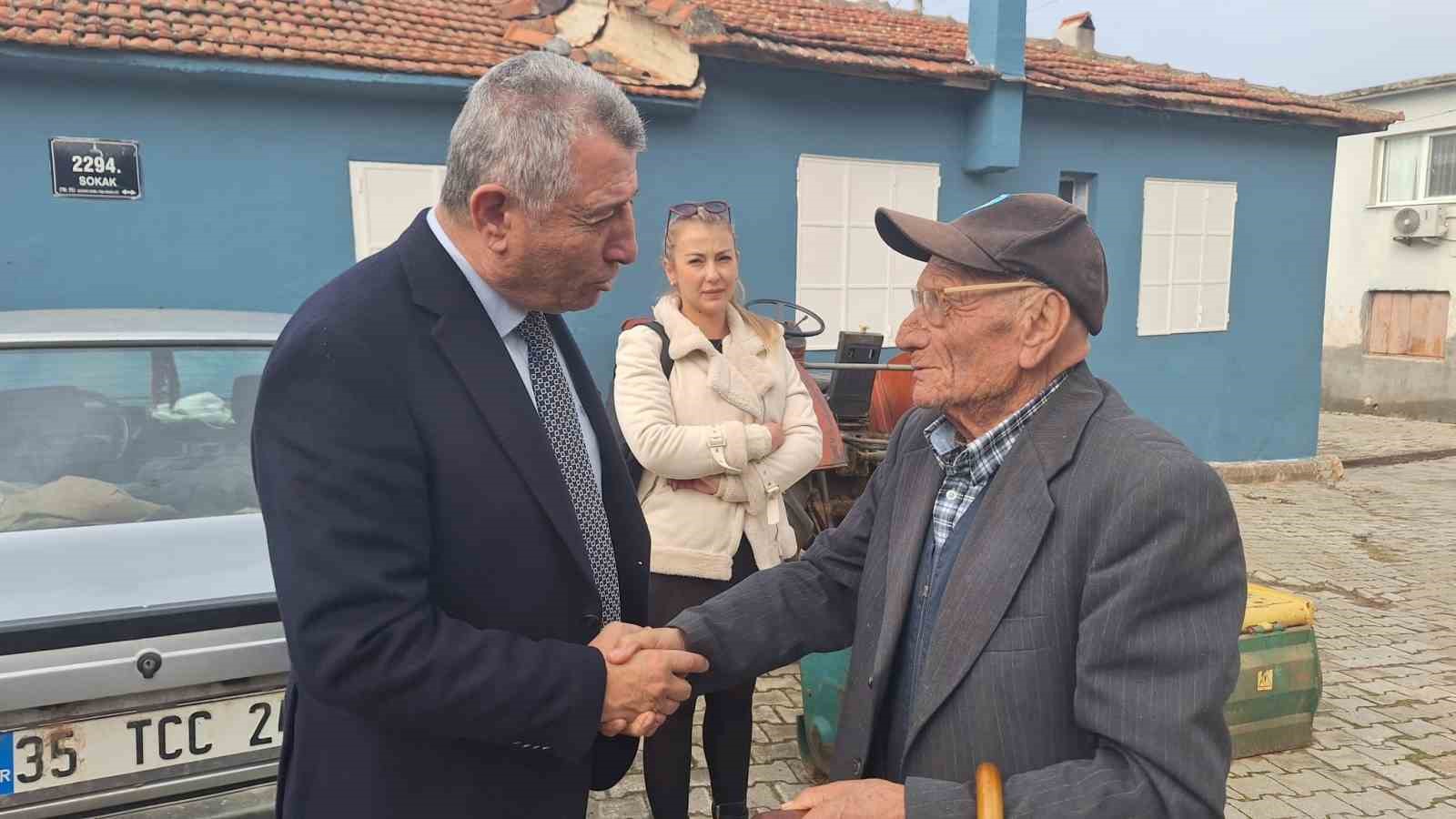 Başkan Günay, kapı kapı dolaşıyor vatandaşı dinliyor
