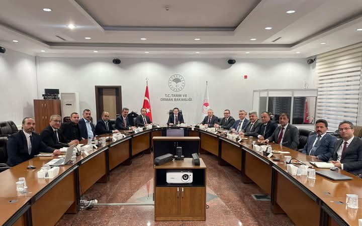 Zeytin i&ccedil;in ziraat odaları Bakanlıkta buluştu
