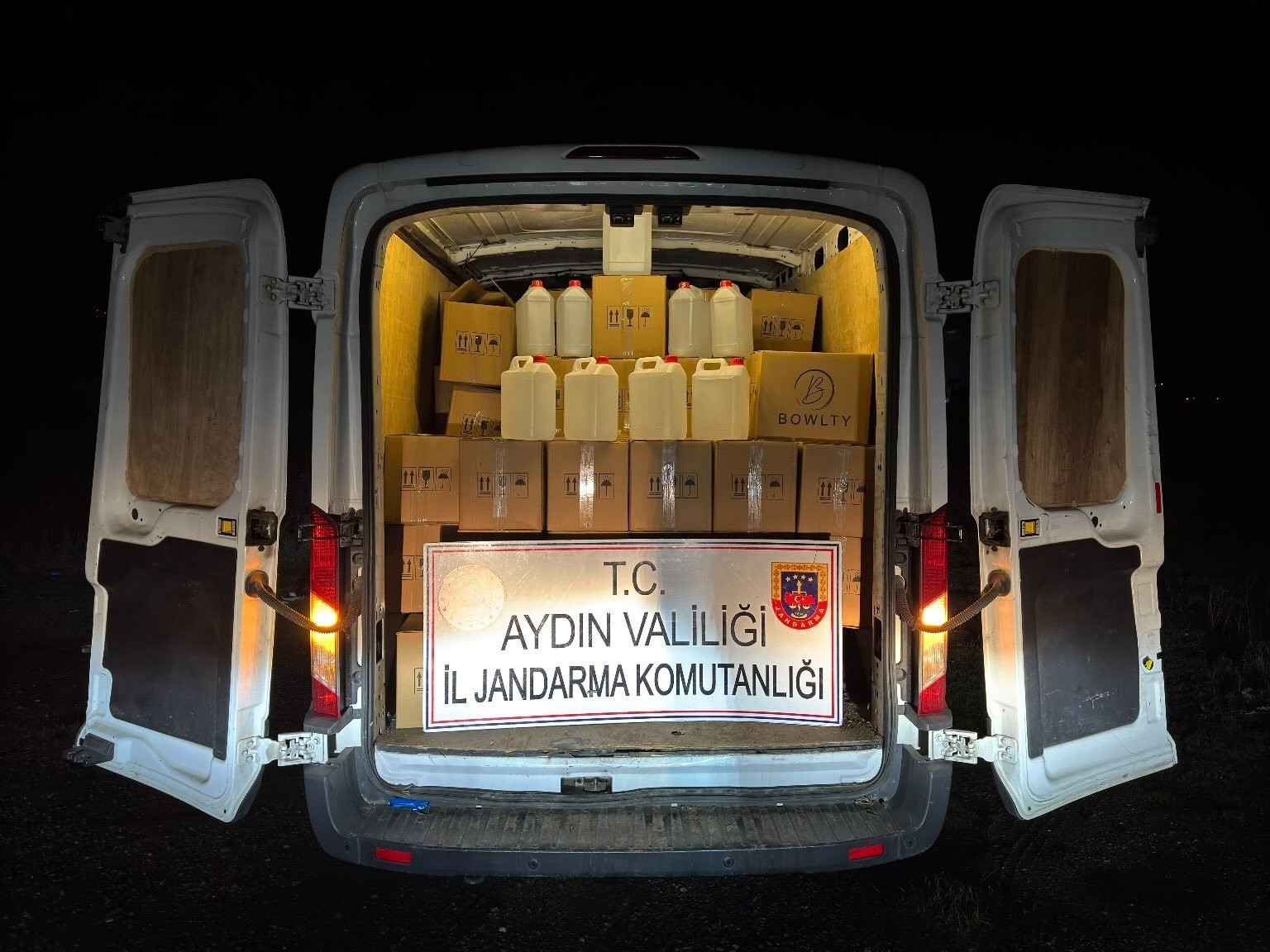 Jandarma ekipleri 1 ton 600 litre etil alkol ele geçirdi