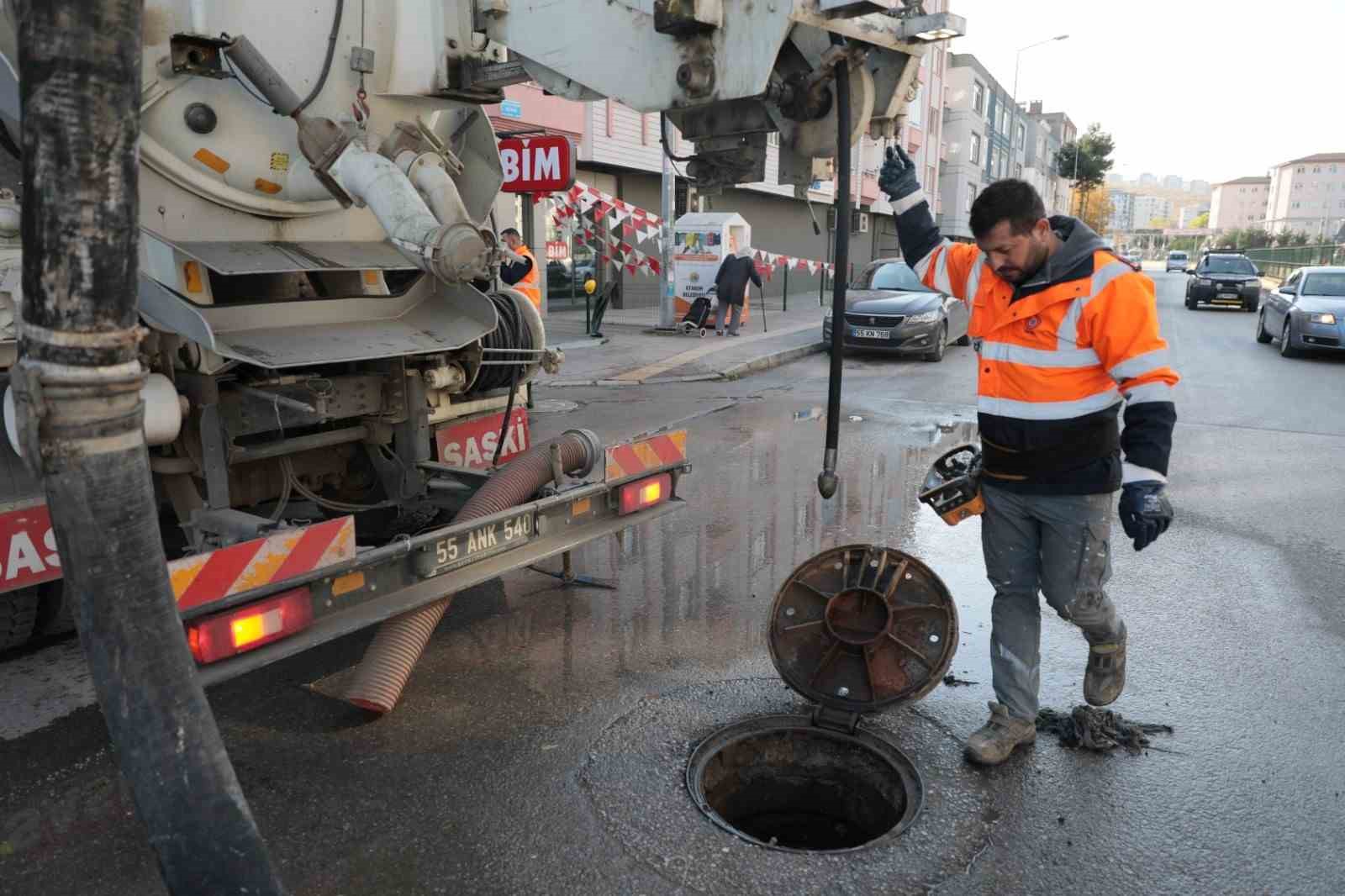 Samsun’da mazgallardan 80 ton atık çıkarıldı
