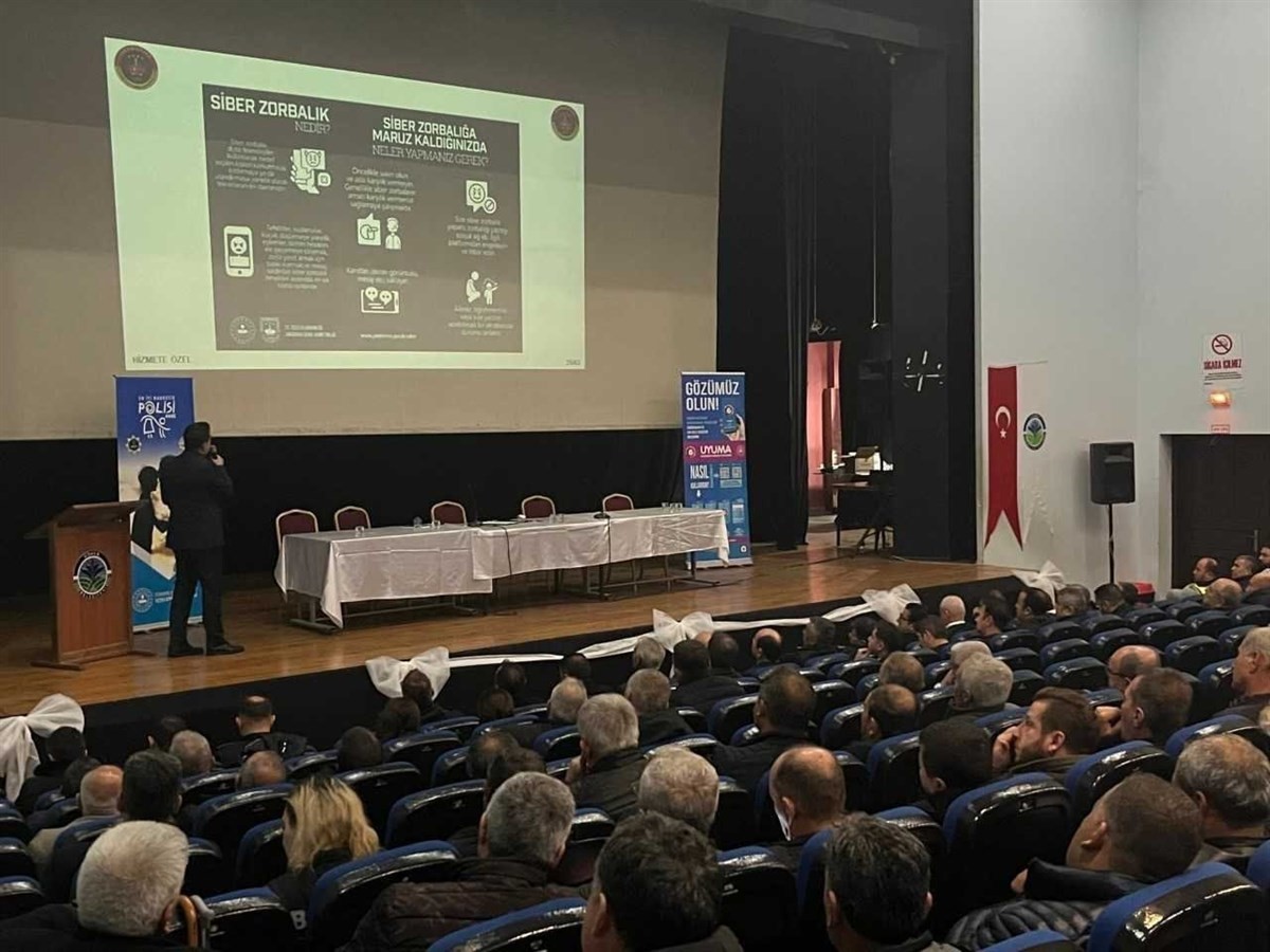 Gönen’de Muhtarlar toplantısı: Siber güvenlik ve dolandırıcılık konuları ele alındı
