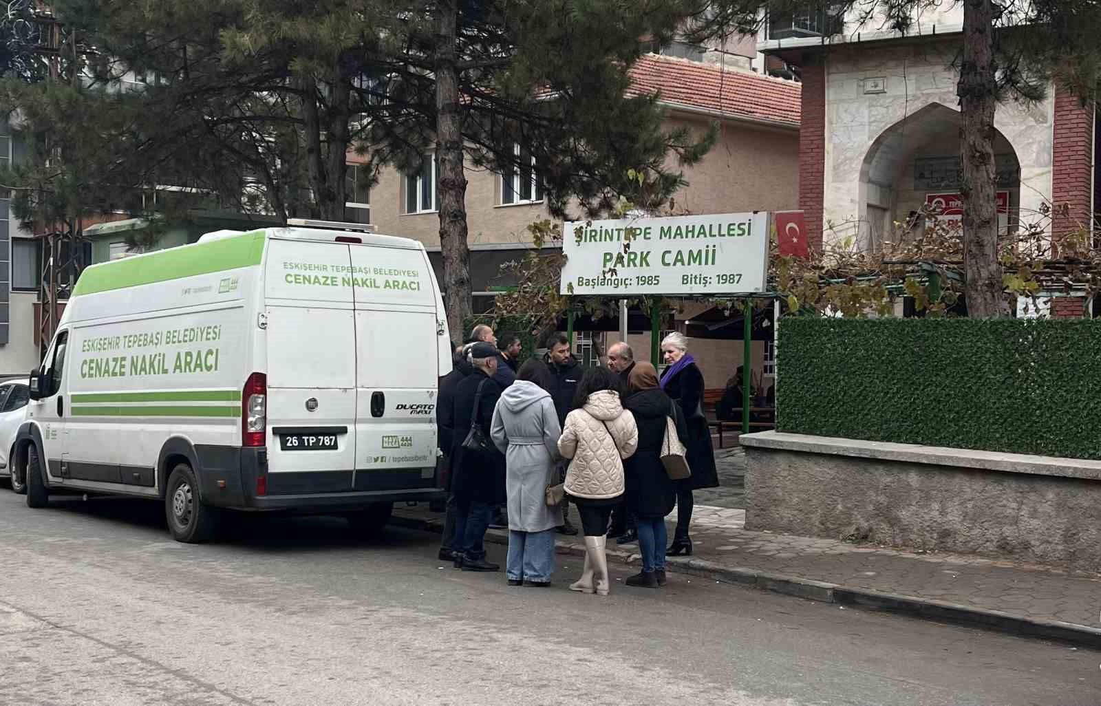 Tamir ettiği otomobilinin egzoz gazından zehirlenen şahıs hayatını kaybetti
