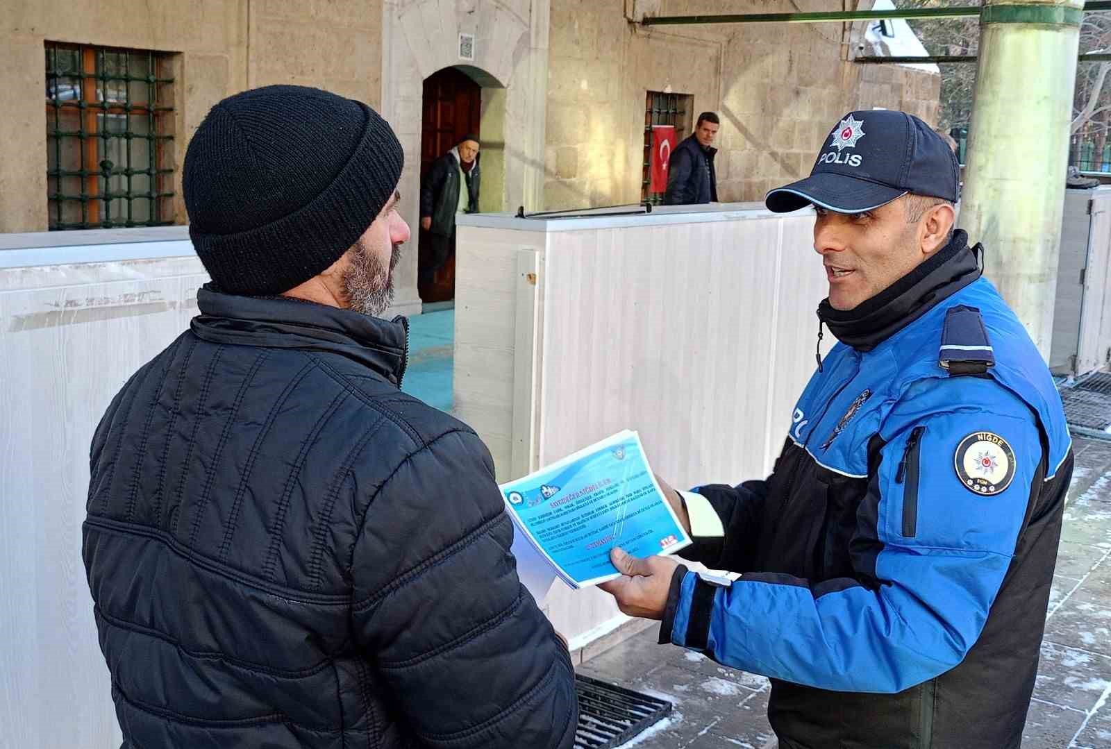 Vatandaşa &rsquo;dilencilere para vermeyin&rsquo; uyarısı

