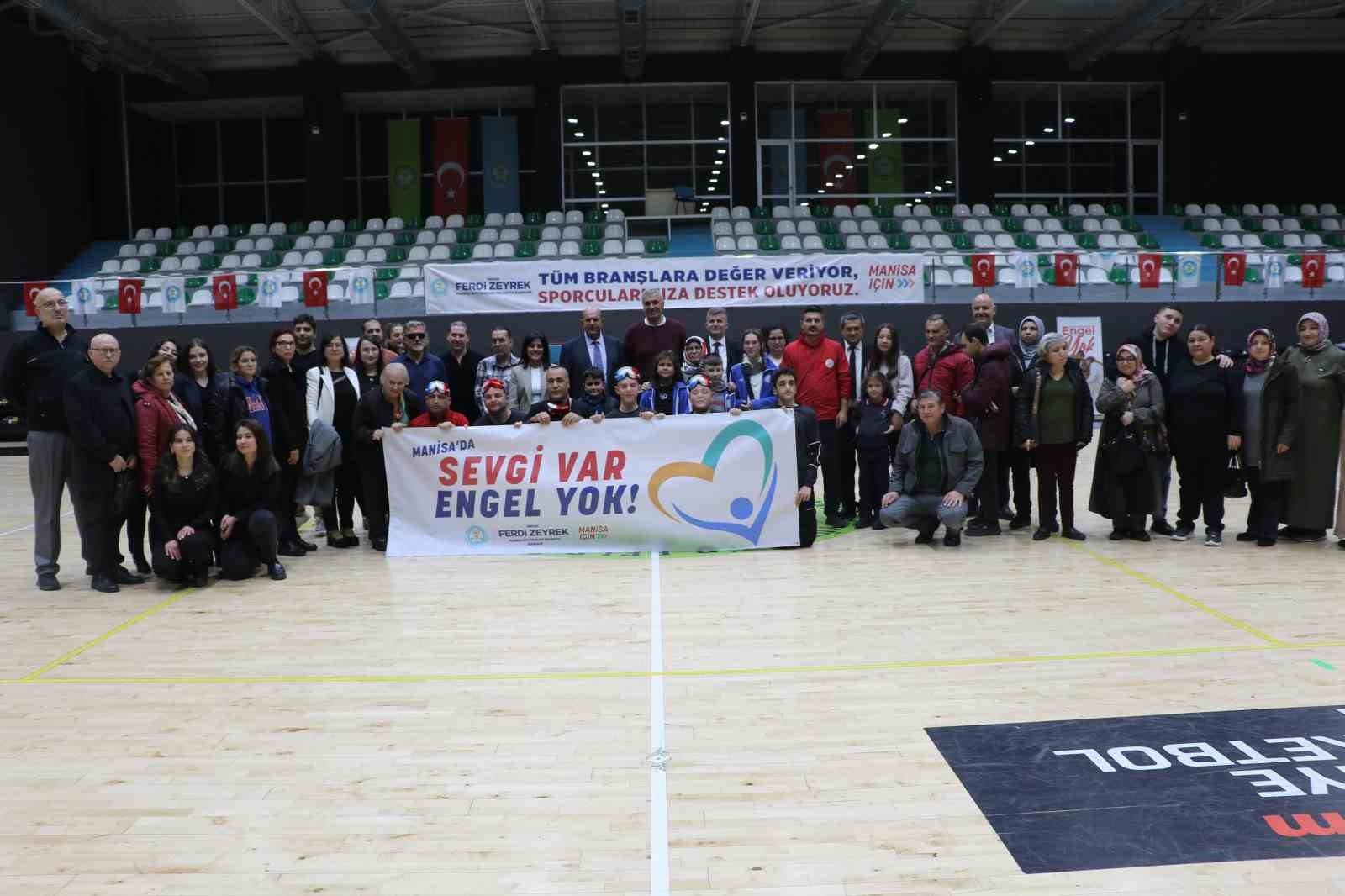Manisa&rsquo;da goalball ile engeller aşıldı
