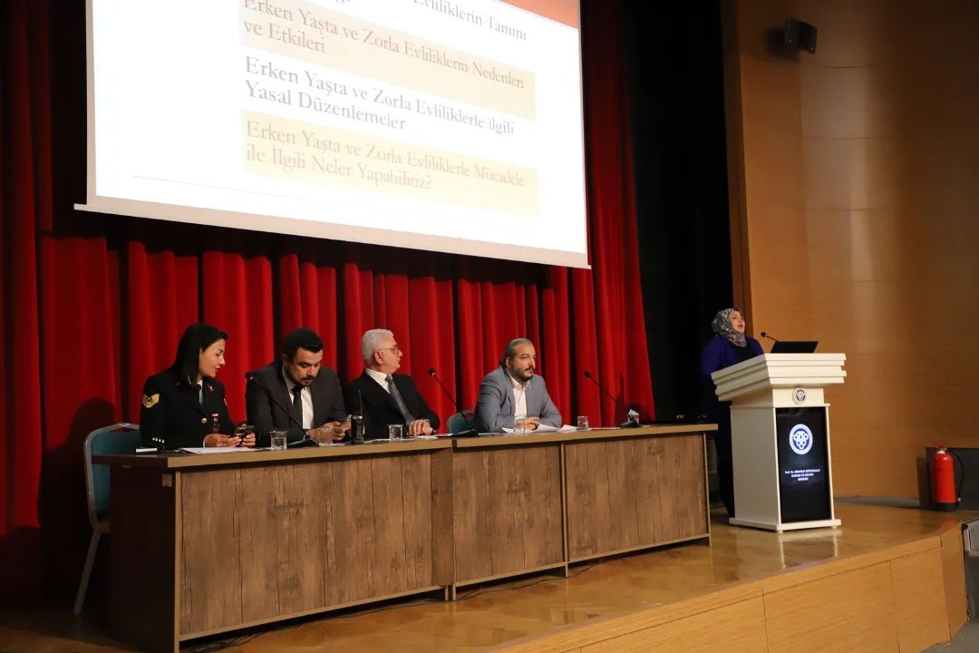 EBY&Uuml;&rsquo;de Şiddet Sıfır Tolerans Paneli yapıldı
