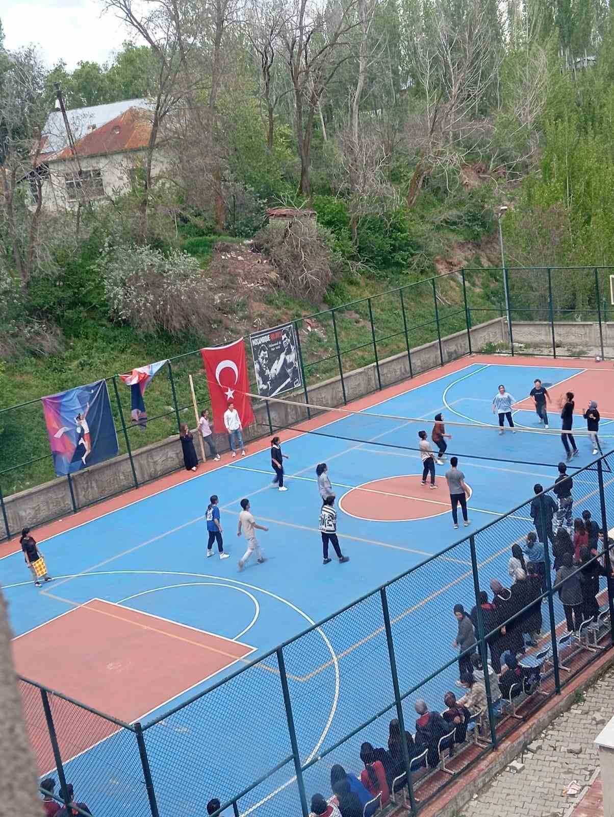 Patnos&rsquo;ta STK&rsquo;lar eğitimcilere sahip &ccedil;ıktı
