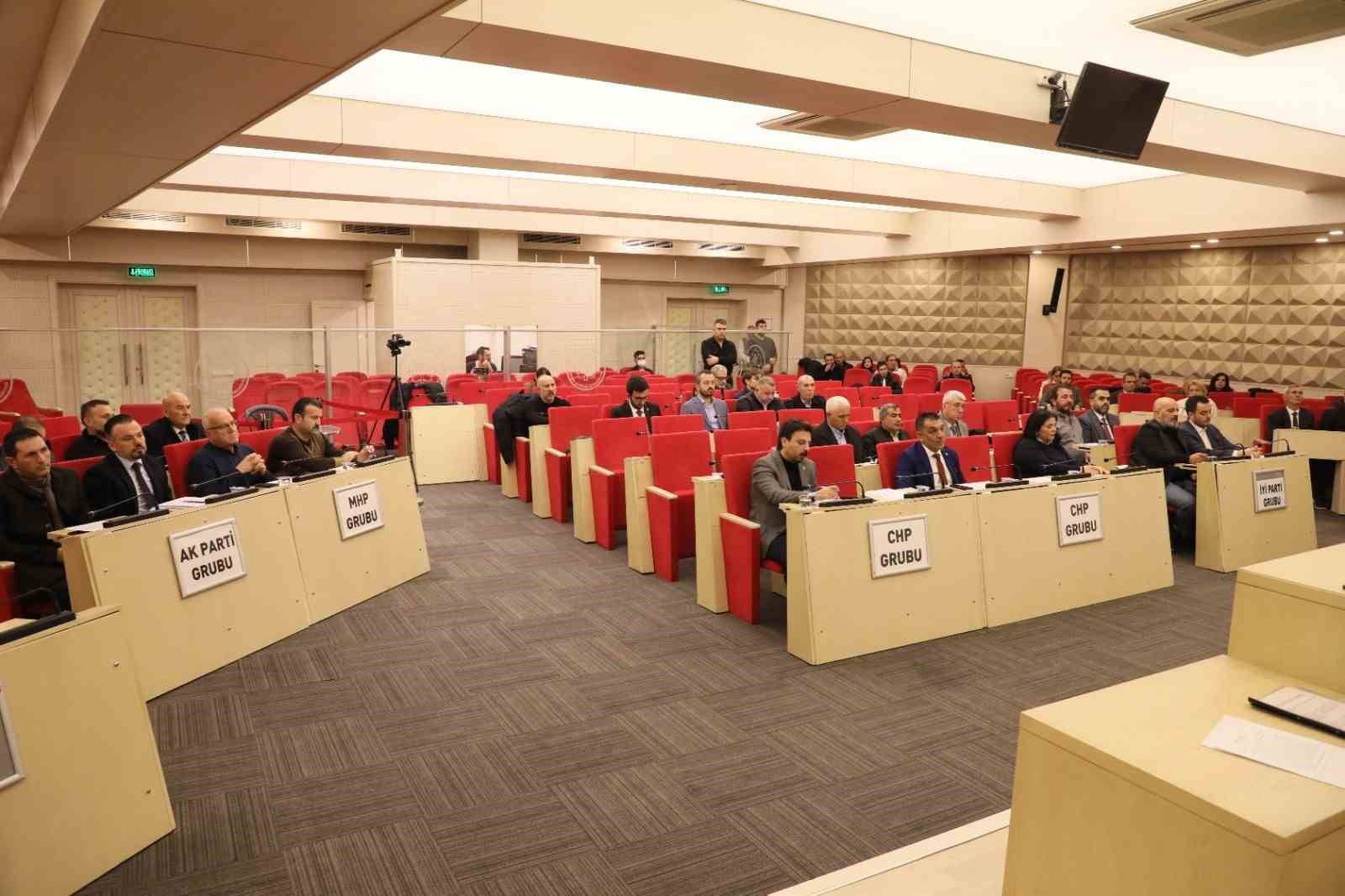 Şehzadeler&rsquo;deki &ccedil;ocuklara s&uuml;t dağıtımı başlıyor
