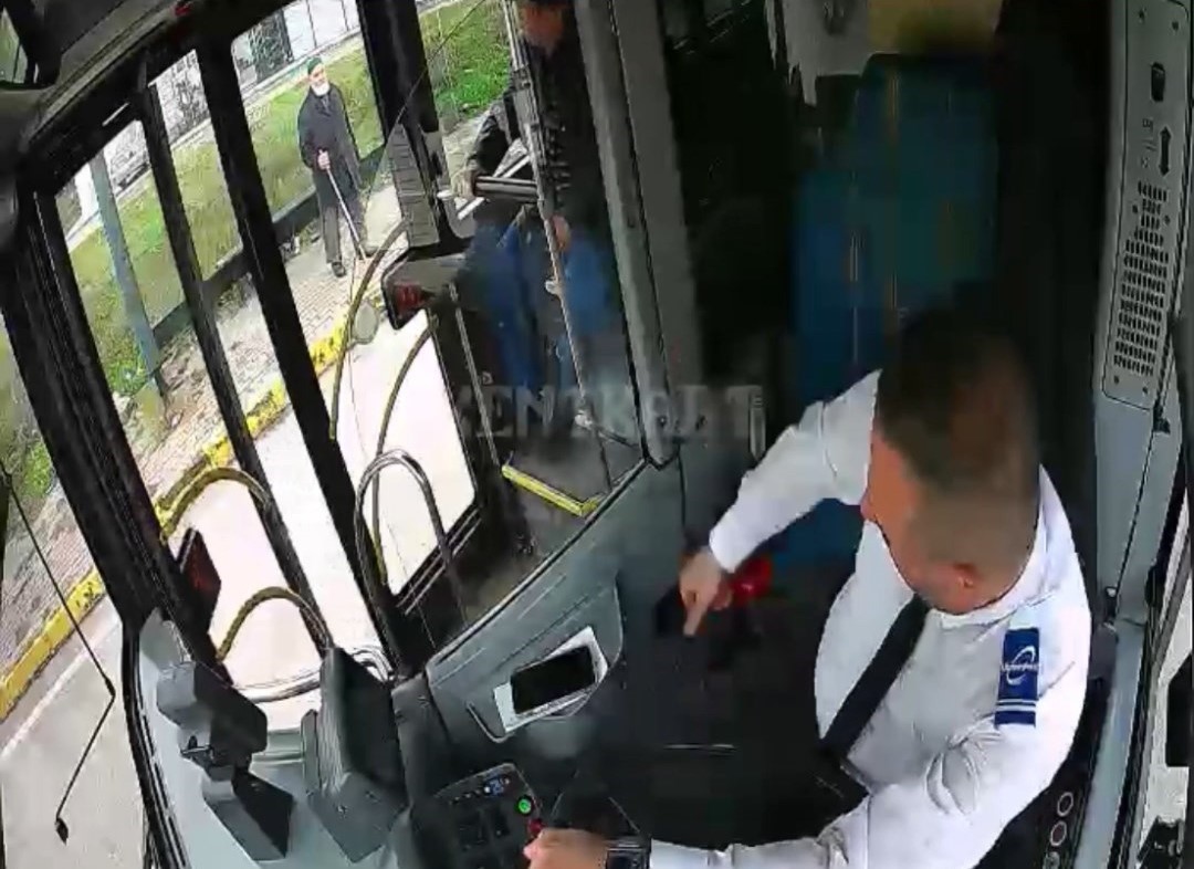 Otobüs şoföründen örnek davranış