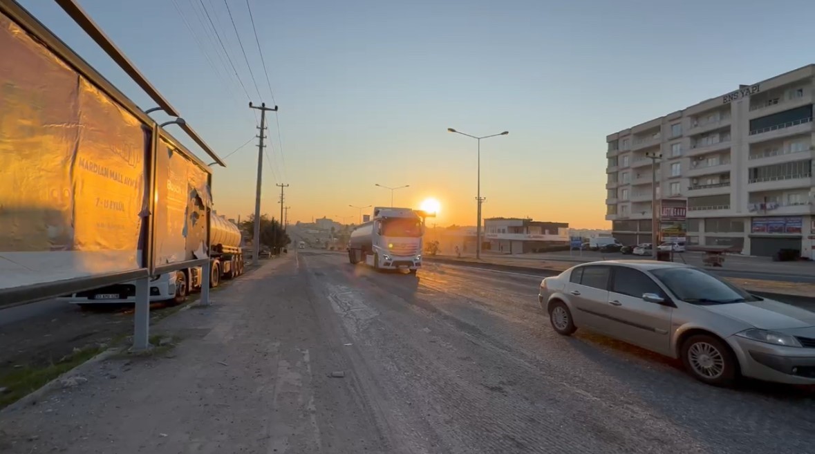 El freni &ccedil;ekilmeyen ara&ccedil; caddeye kaydı, faciayı kırmızı ışık &ouml;nledi
