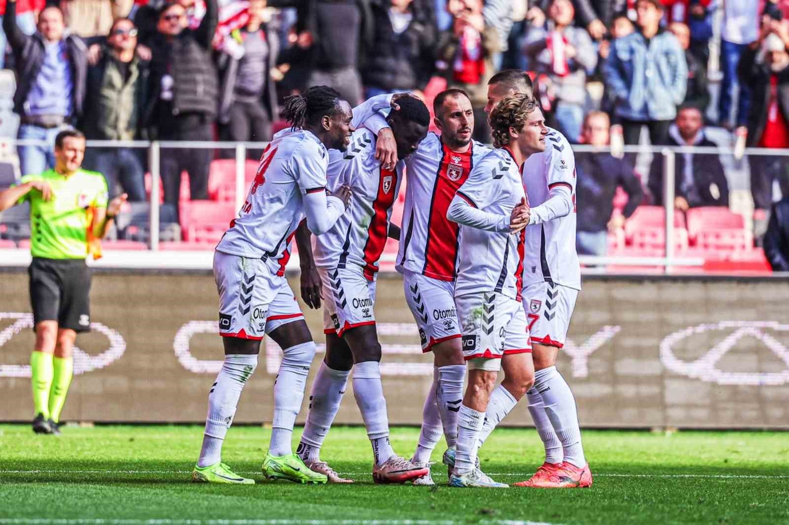 Fuat &Ccedil;apa: &ldquo;T&uuml;rkiye&rsquo;nin 5. b&uuml;y&uuml;k takımı olmak istiyoruz&rdquo;
