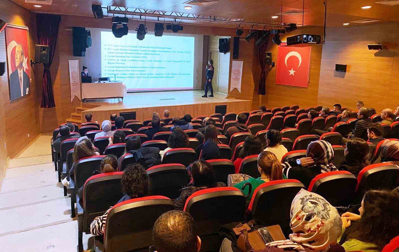 İl Jandarmadan Simav’da okul müdürleri ve rehber öğretmenlere seminer