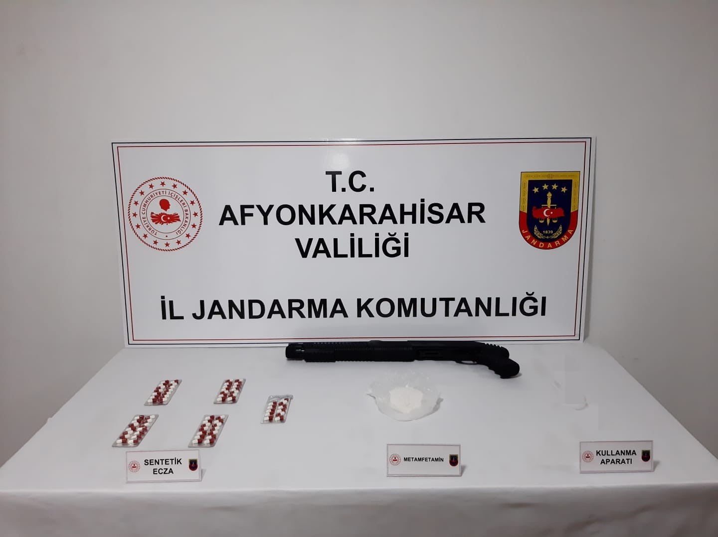 Ankara’dan, Afyonkarahisar’a uyuşturucu getirenler yakalandı