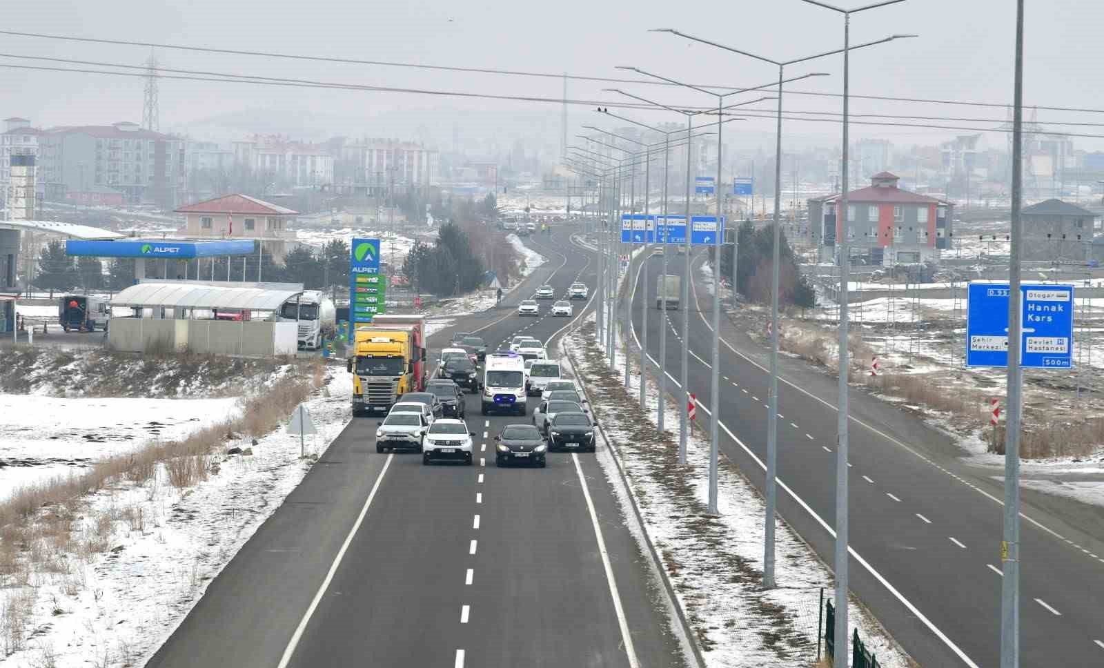 ’Fermuar Sistemiyle Yaşama Yol Ver’
