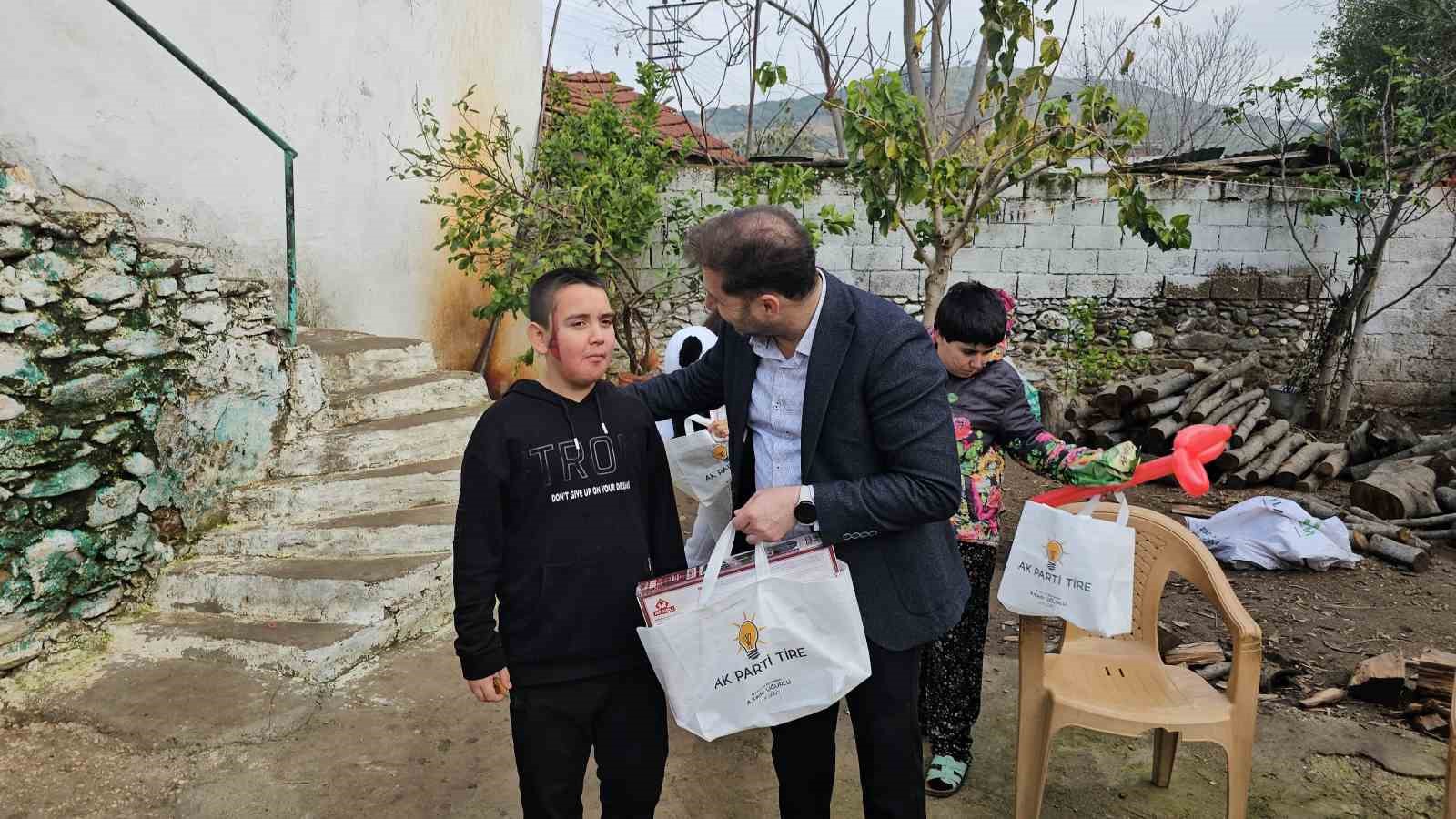 İzmir’de 2 kardeş yangından son anda kurtuldu, aileye valilik sahip çıktı
