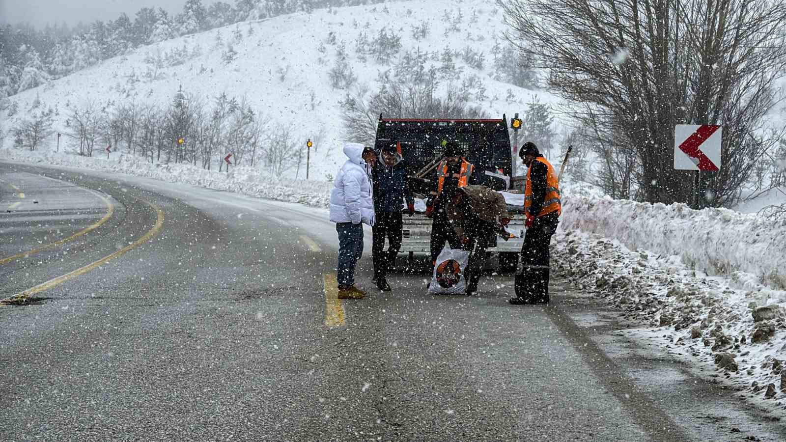 Çamlıbel Geçidi’nde zorlu kış mesaisi
