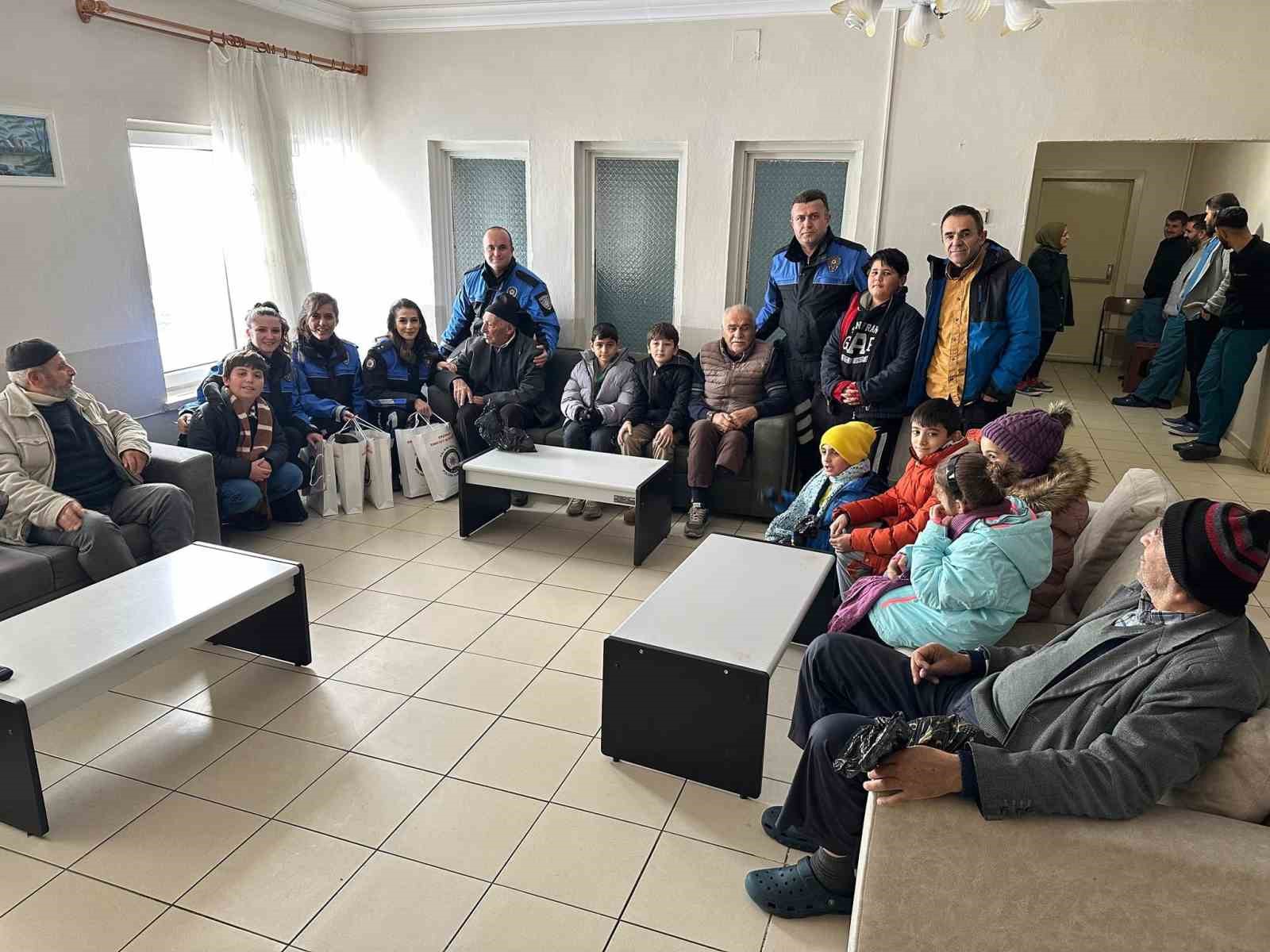 7’den 70’e huzurevinde buluşuldu