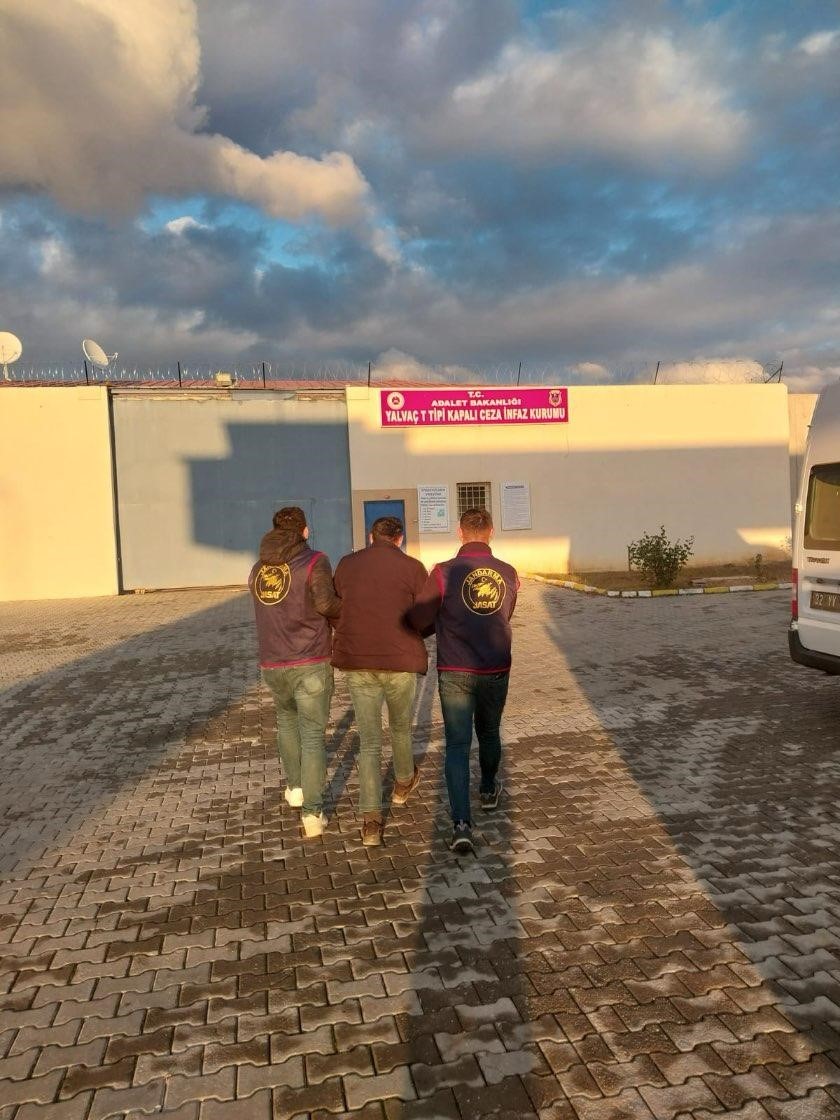 Isparta’da 14 yıl hapis cezasıyla aranan şahıs yakalandı