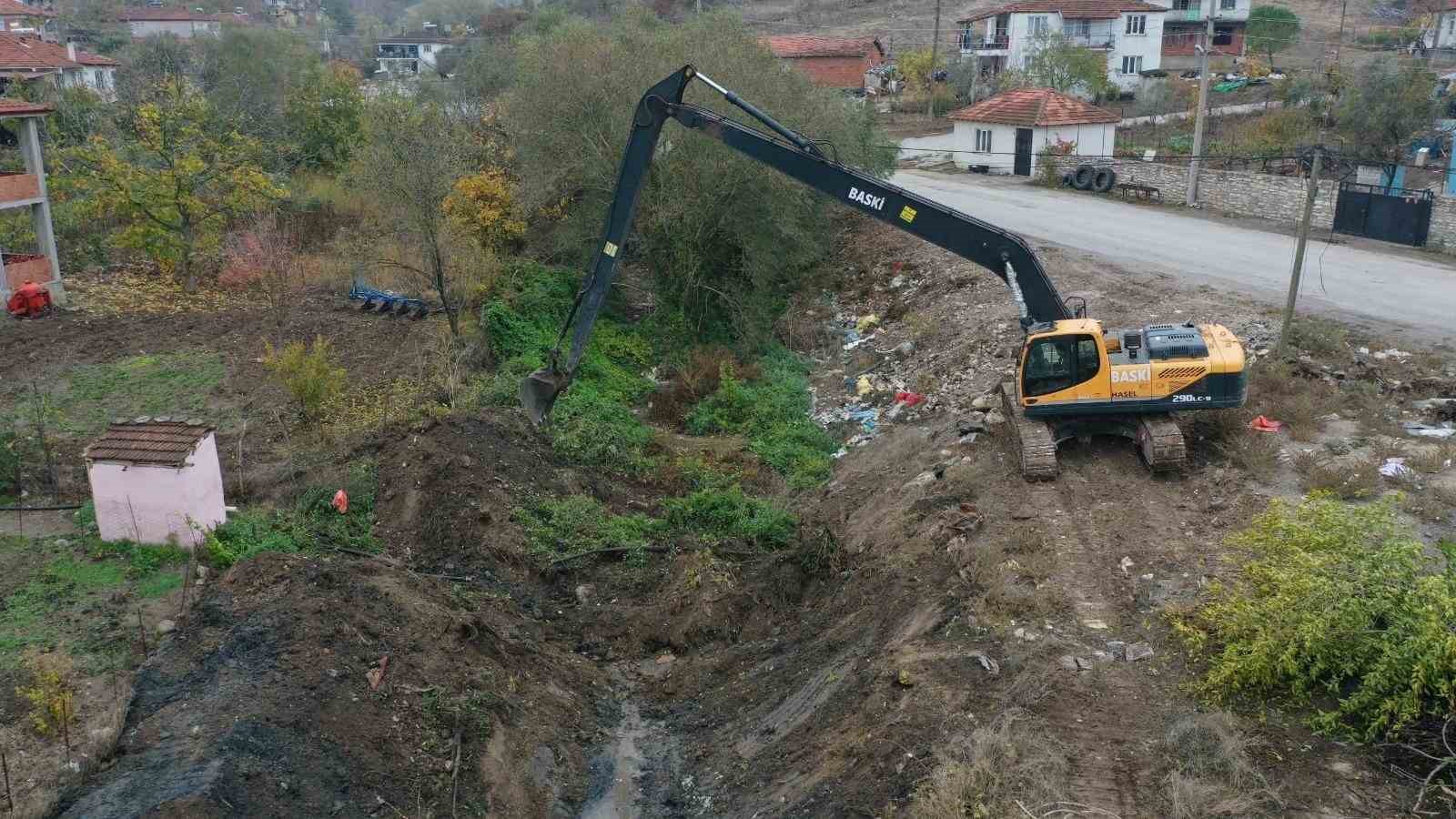 Balıkesir’de dere yatakları temizleniyor
