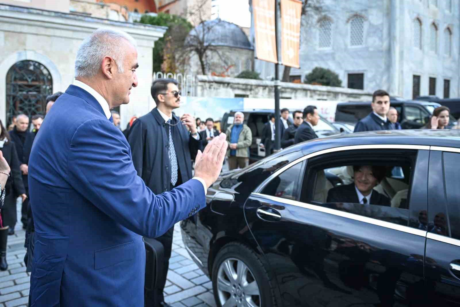 Japonya Veliaht Prens ve Prensesi, Ayasofya-i Kebir Camii Şerifi’ni ziyaret etti
