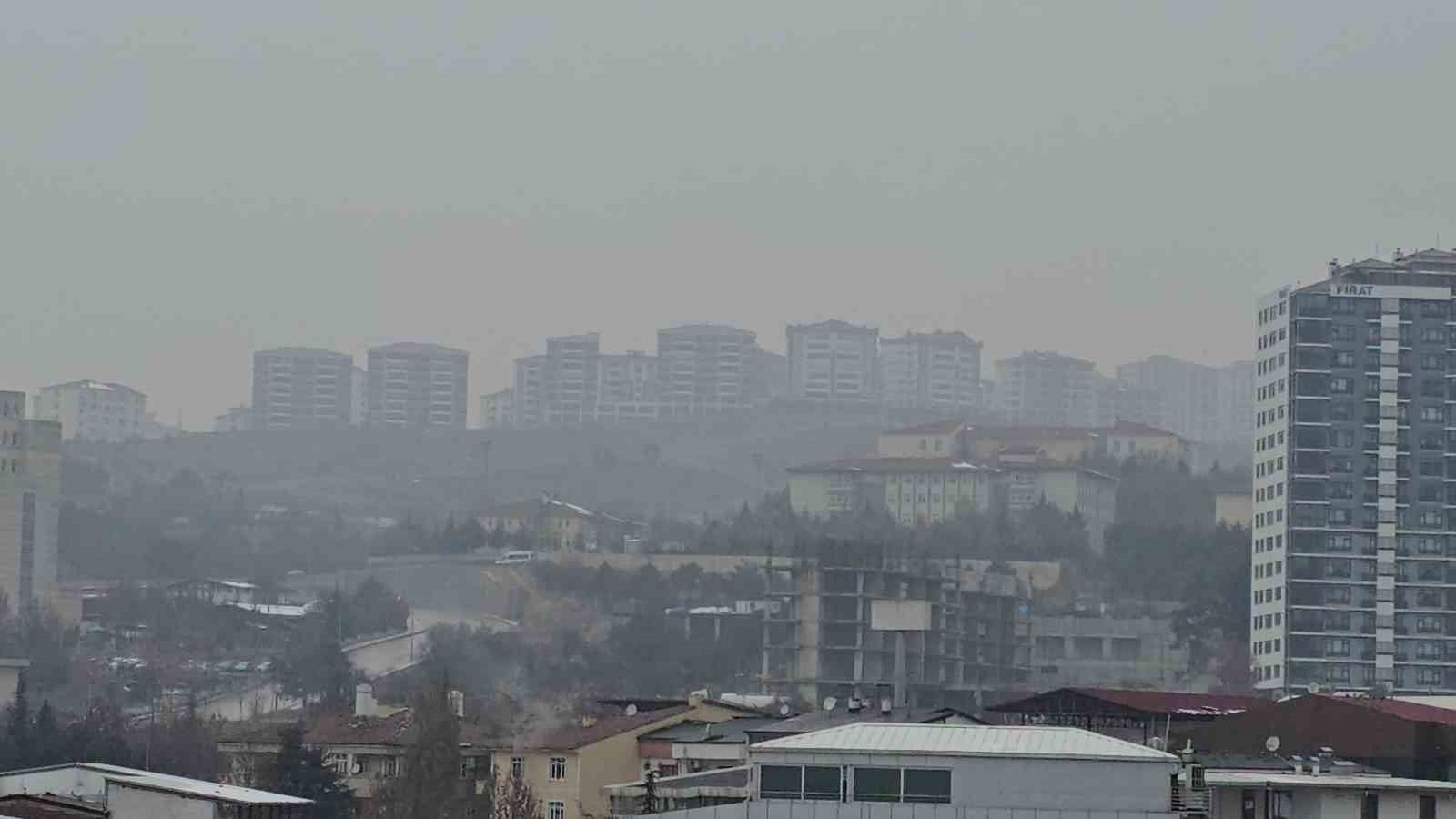 Elazığ’ın yüksek kesimlerinde sis etkili oldu
