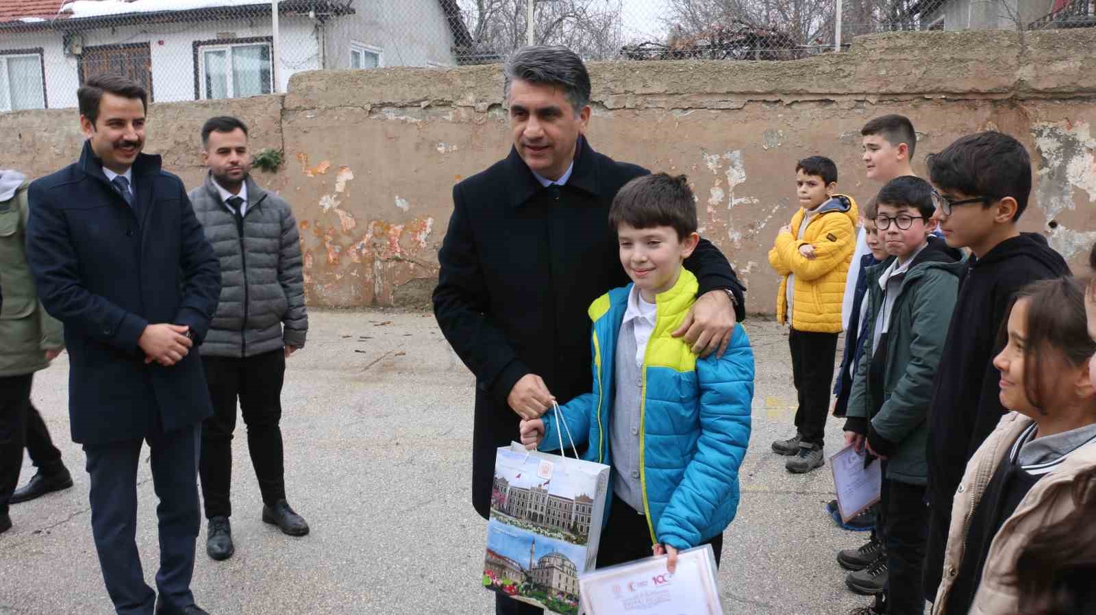 Vali Aydın’dan tarihi ilçeye ziyaret: “Hakikaten eşsiz konaklarımız var burada”