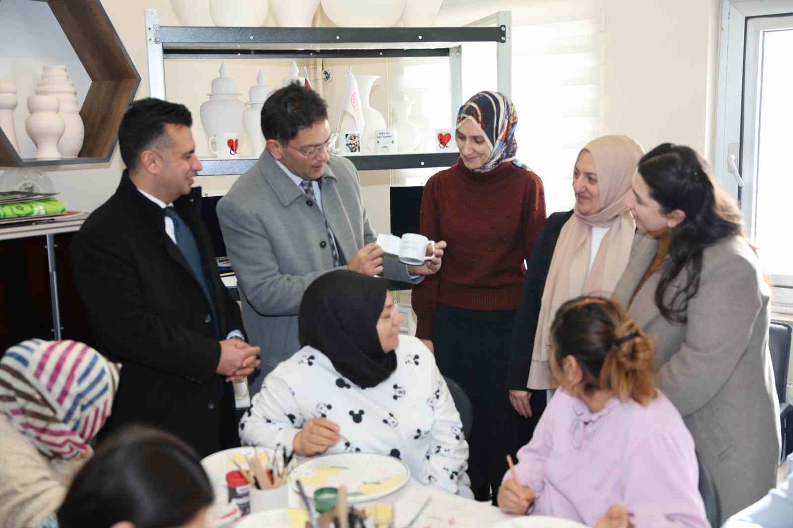 ETB Başkanı Hakan Oral&rsquo;dan engelsiz yaşam merkezine ziyaret
