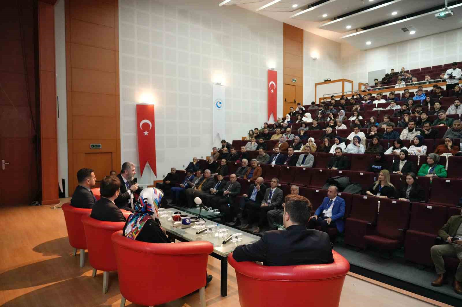 T&uuml;rkiye&rsquo;nin ilk tematik &rsquo;Y&uuml;zer GES Zirvesi&rsquo; Adıyaman&rsquo;da d&uuml;zenlendi
