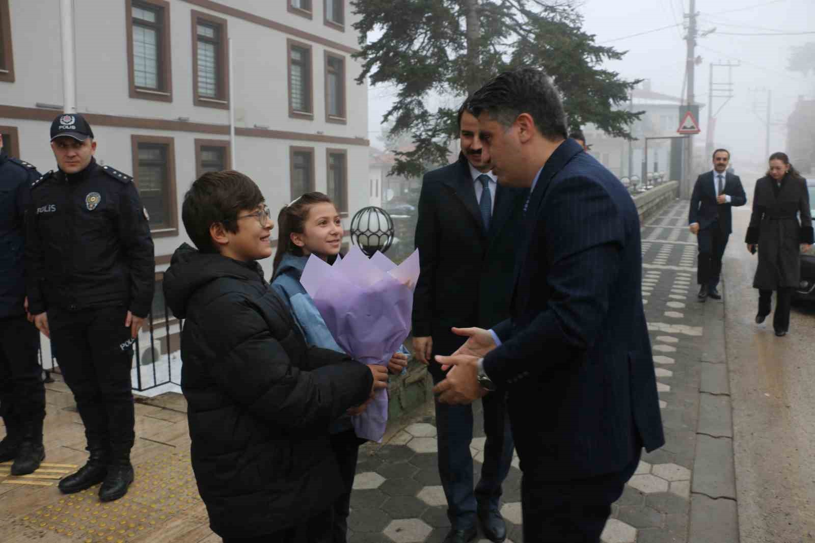Vali Aydın’dan tarihi ilçeye ziyaret: “Hakikaten eşsiz konaklarımız var burada”
