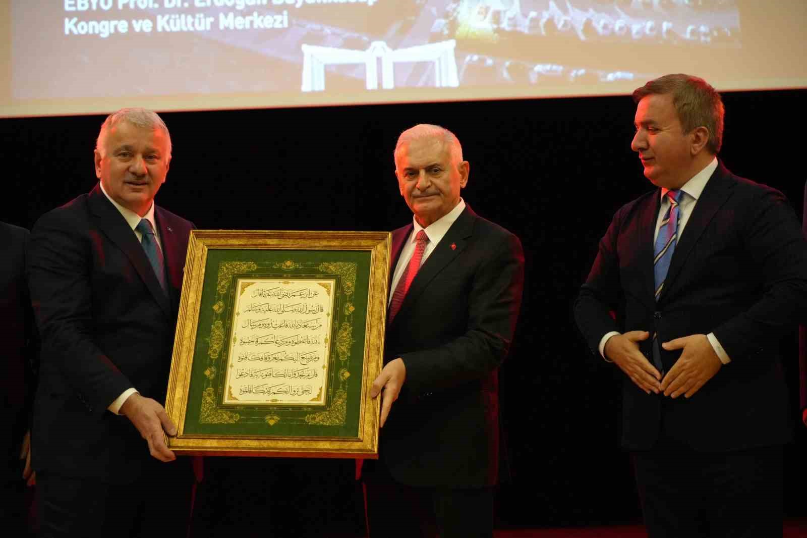 THY Genel M&uuml;d&uuml;r&uuml; Ekşi: &ldquo;D&uuml;nya kanatlarımızın altında&rdquo;
