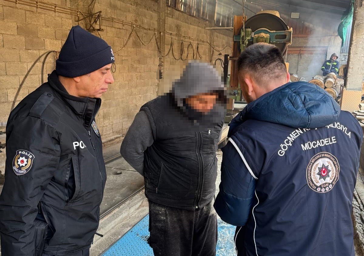 D&uuml;zensiz g&ouml;&ccedil; ile m&uuml;cadele s&uuml;rd&uuml;r&uuml;l&uuml;yor
