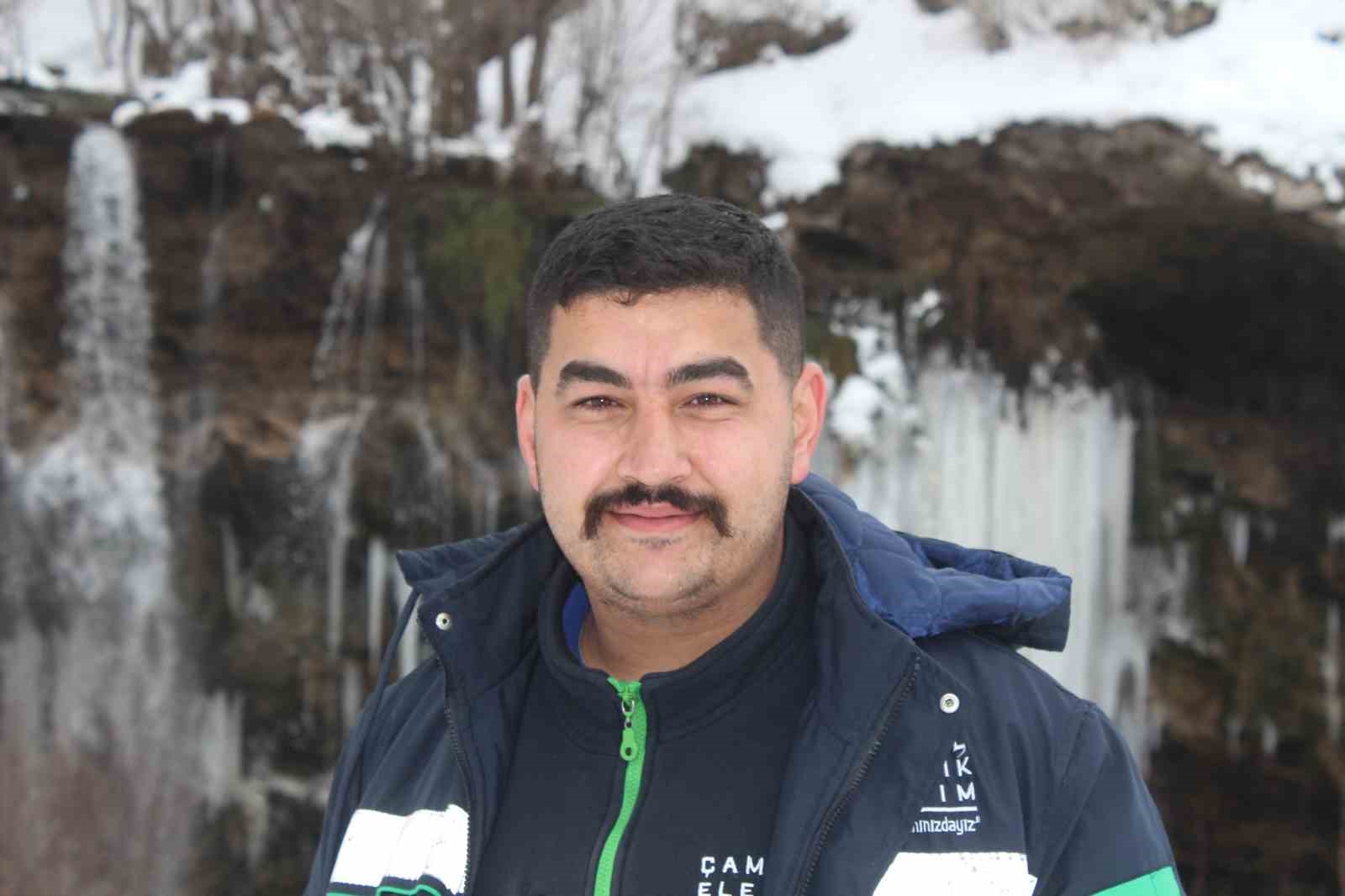 Yıldız şelalesi kış g&uuml;zelliğine b&uuml;r&uuml;nd&uuml;
