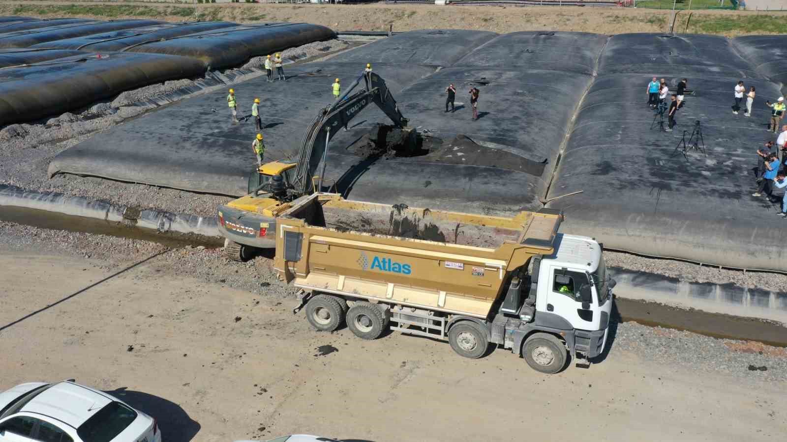 İzmit Körfezi’nden 66 bin kamyon çamur çıktı
