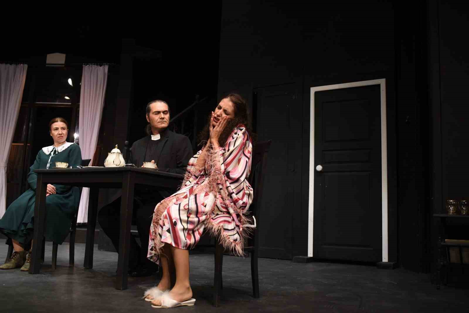 Adana Büyükşehir Belediyesi Şehir Tiyatrosu Mersin Yenişehir’de