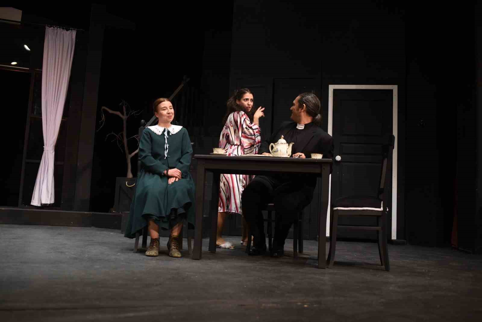 Adana B&uuml;y&uuml;kşehir Belediyesi Şehir Tiyatrosu Mersin Yenişehir&rsquo;de
