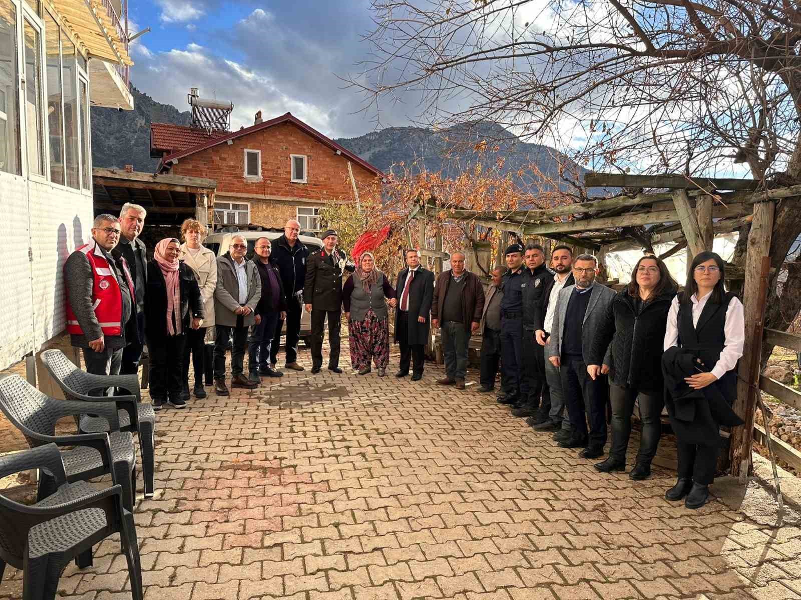Şehit &Ouml;mer Tun&ccedil;bilek şehadetinin 12. yılında dualarla anıldı
