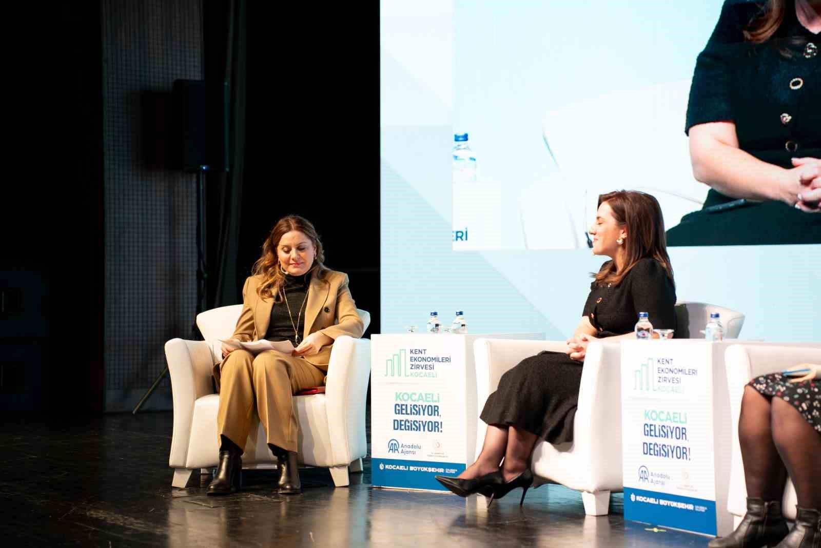 KOSTÜ, Kocaeli Kent Ekonomileri Zirvesi’nde yer aldı
