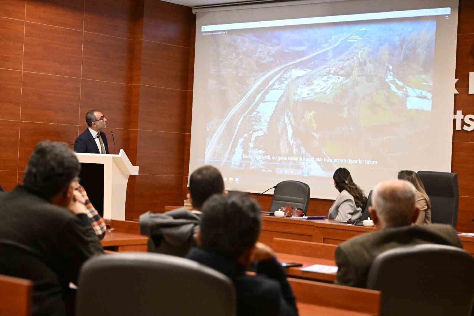 Kırşehir Koruma Platformu meclis üyelerini altın madenleri konusunda bilgilendirdi
