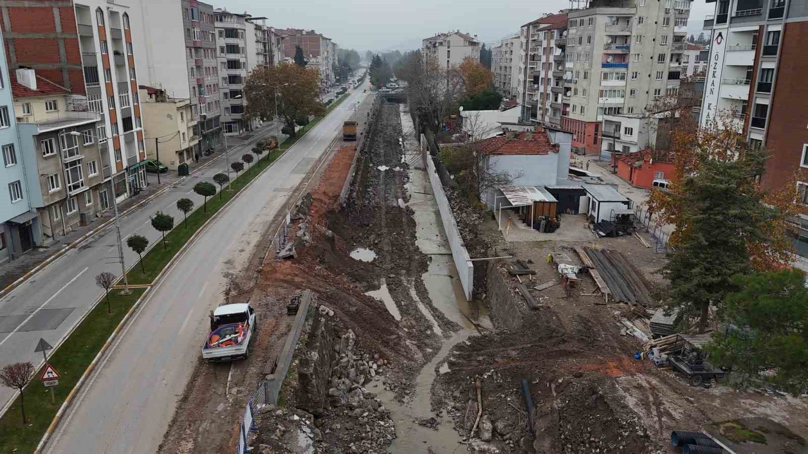 Karesi’de taşkın riski azalacak
